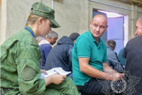Агро-чучхе на марше. Как пропаганда оправдывает отправку в армию провинившихся аграриев